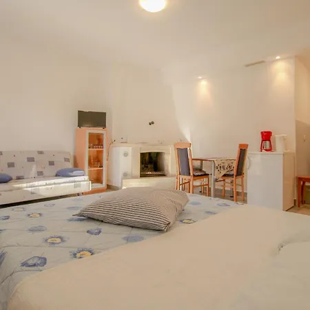 Adila A2 Novigrad Istria