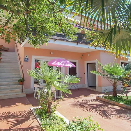 Apartamento Adila A2 *